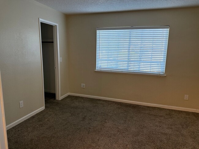 Photo - 1266 Hartford Cir