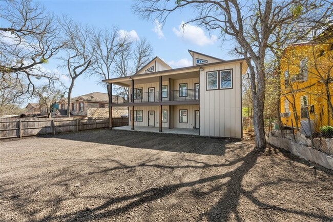 Photo - 15407 Armstrong Ave