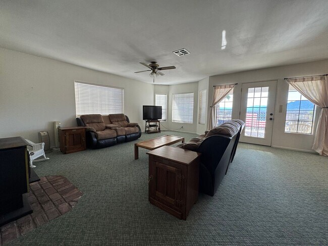 Photo - 2834 Unit #2