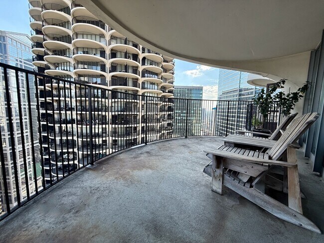 Photo - 300 N State St Unit 4635