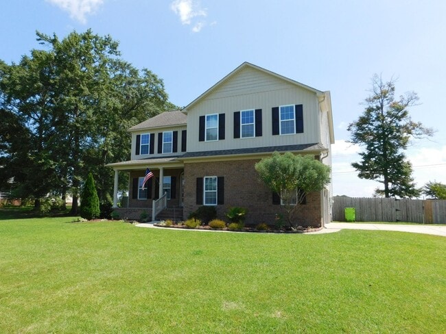 Photo - 101 Staffordshire Dr