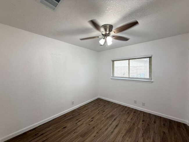 Photo - 7506 Fairington Dr