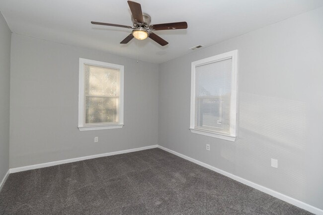 Photo - Beautiful 4 Bedroom 2 Bathroom Home in Kansas City!