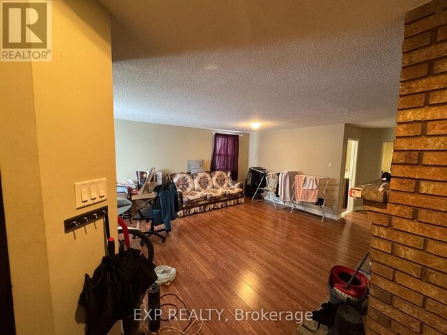 Photo - 72 Barrette St