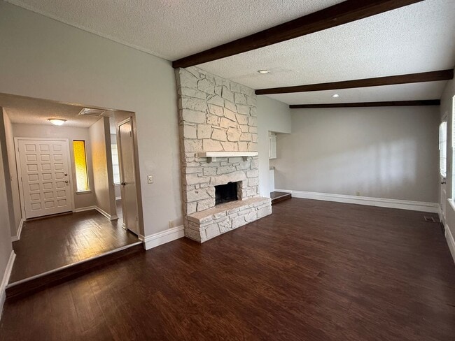Photo - Welcome to your new home on this great corner lot with 3 bedrooms and 2 baths in Owasso!
