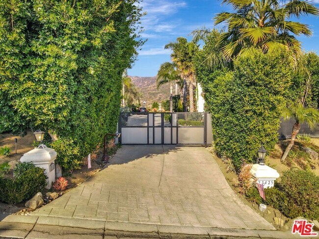 Photo - 27425 Calicut Rd