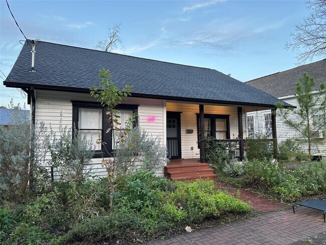 Building Photo - 903 Taylor St Rental