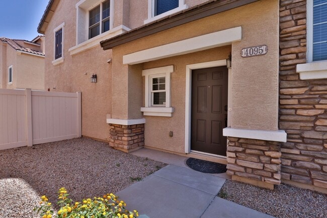 Photo - Beautiful Gilbert 3 bed/3 bath Home in The Gardens Community