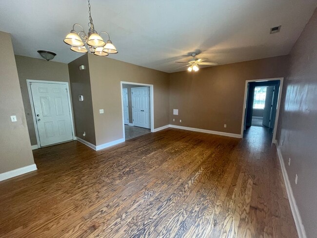 Photo - 375 Lullwater Dr