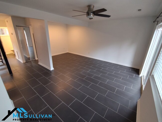 Photo - 220 Elizabeth St Unit B6