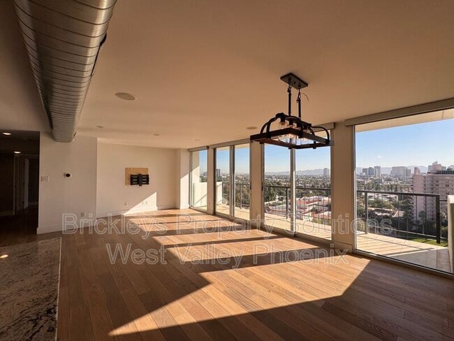 Building Photo - 2323 N Central Ave Unit 1502