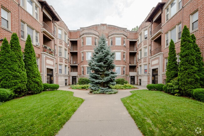 Building Photo - 429 E Oakwood Blvd Unit 11 Rental