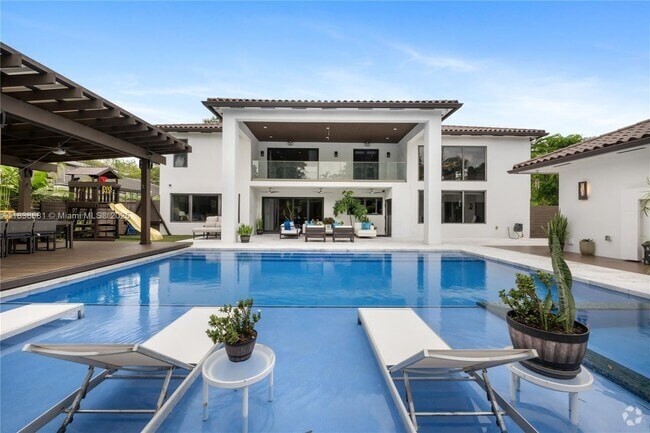 Building Photo - 9465 NW 52nd Doral Ln Rental
