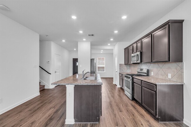 Photo - 2534 Blazing Star Dr