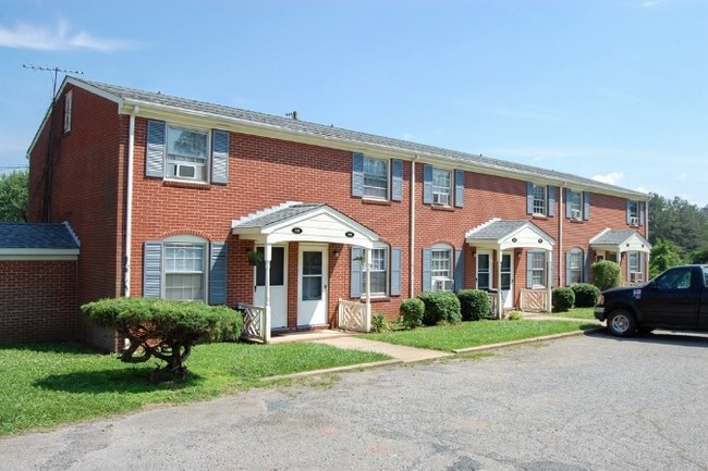 Lee Grant Apartments - Lee Grant Apartments