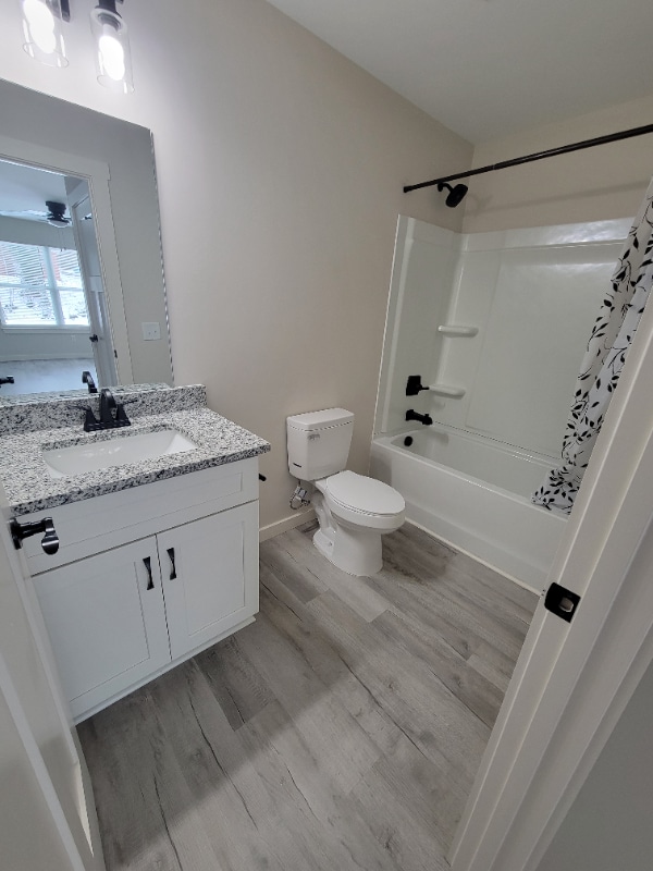 Photo - 823 31st St SW