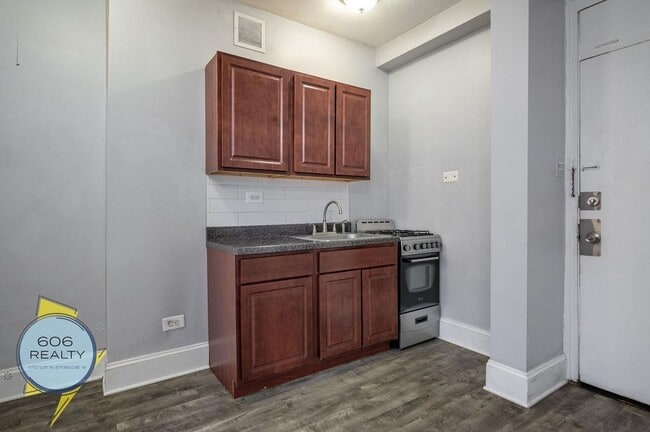 Photo - 6930 N Greenview Ave Unit 506