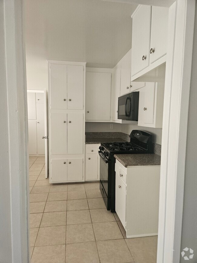 Building Photo - Canyon Gardens Rental