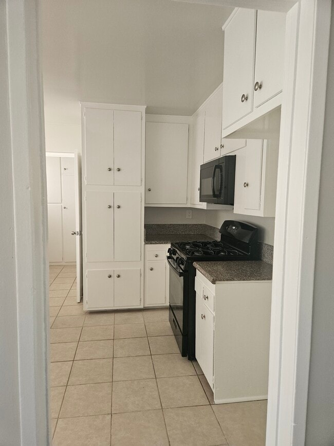 Building Photo - Canyon Gardens Rental
