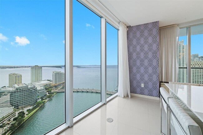 Photo - 495 Brickell Ave Unidad 3301