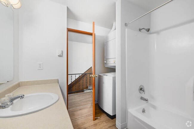 2BR, 1.5BA - 1,177SF - Washer/Dryer