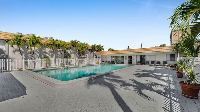 Building Photo - 1830 Maravilla Ave Rental
