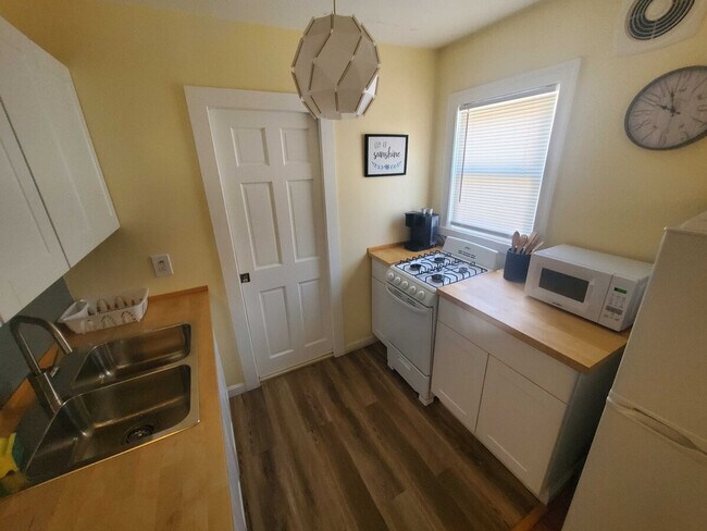 Photo - 132 Wesleyan Ave Unit ID1373650P