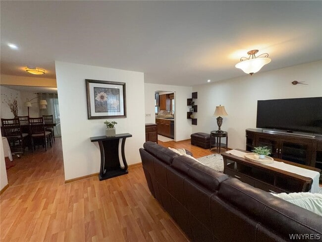 Photo - 114 Ayrault Dr