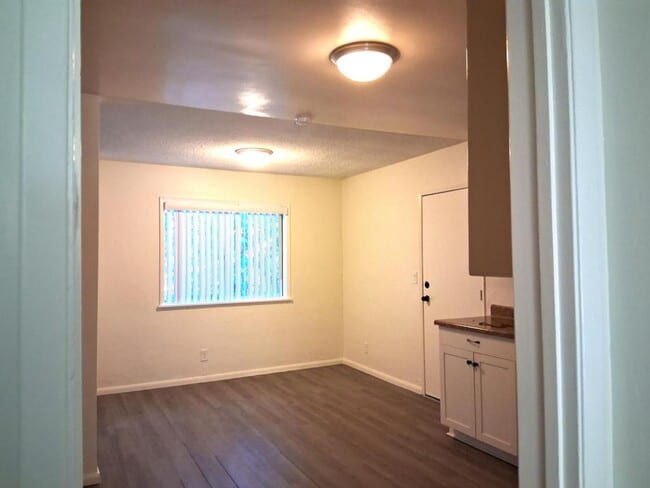 Photo - 1148 E 3rd Ave