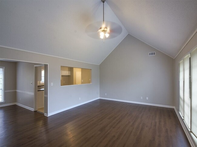 Photo - Great updated 4 bed, 2 bath home northeast of Memphis near Covington Pike.