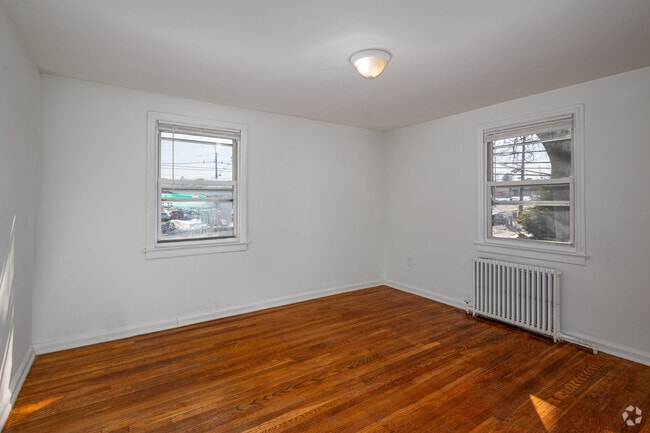 2BR, 1BA - Primary Bedroom