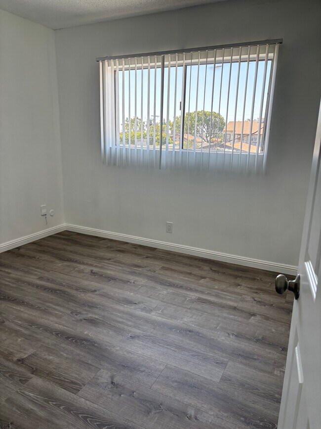 1443 W 81st St Unidad 3