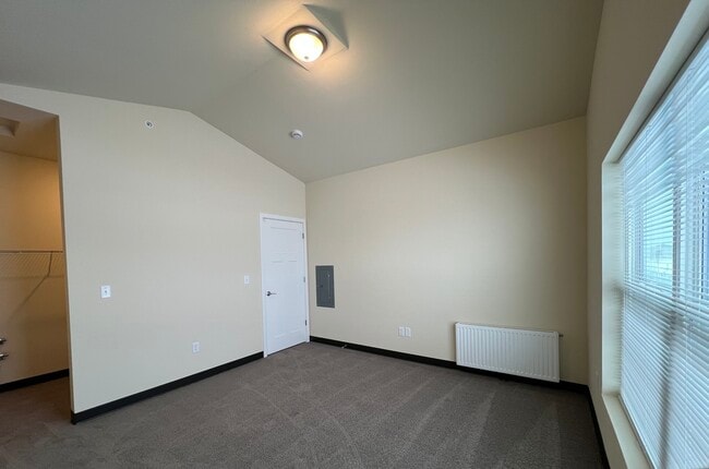 Bedroom - Meridian Commons