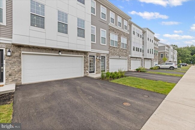 Building Photo - 122 ADA Hightower Ave