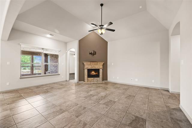 Photo - 586 Mountcastle Dr