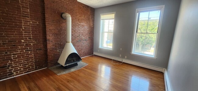 Photo - 46 Warren St Unit 1