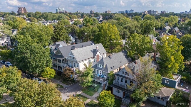 Photo - 567 Auburn Ave