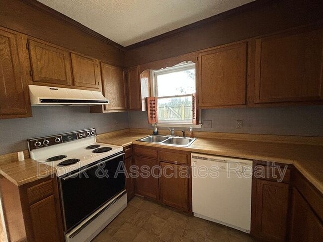 Photo - 405 Herndon Dr