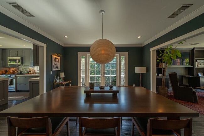 Photo - 1302 N Fuller Ave