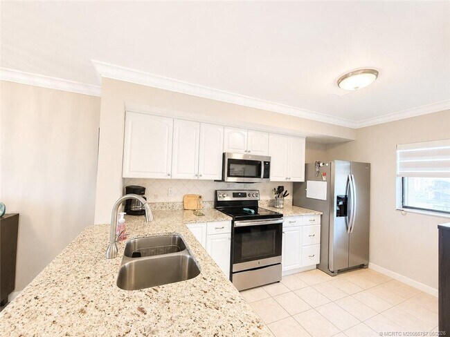 Photo - 7430 S Ocean Dr Unidad 220