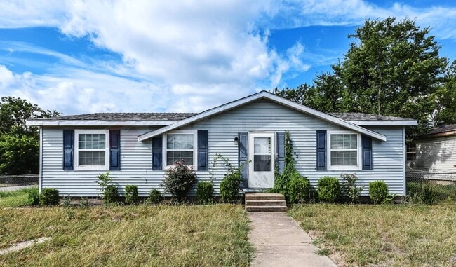 Photo - 1402 Elyse Dr