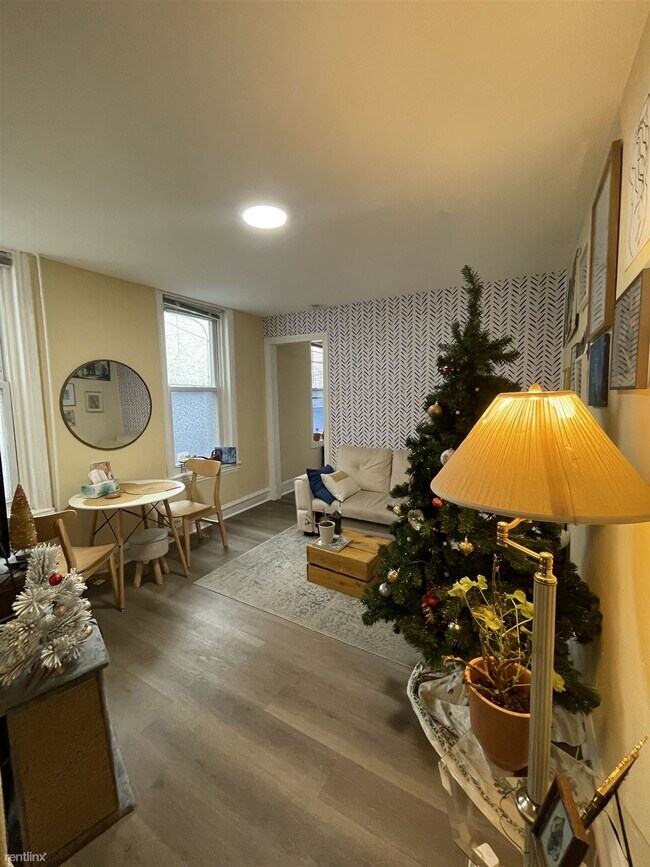 Photo - 1 br, 1 bath Triplex - 1219 North 29th Str...