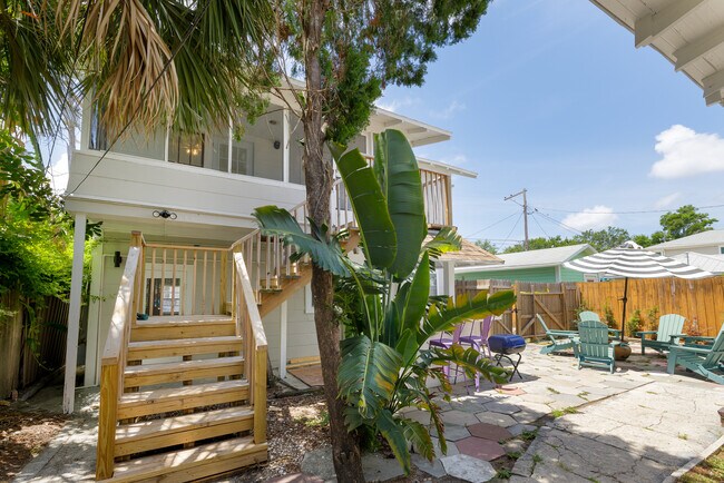 cubierta - 618 7th Ave N Unidad B