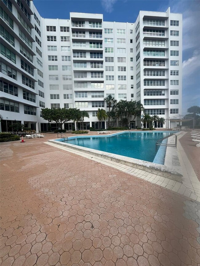 Photo - 9102 W Bay Harbor Dr Condominio Unidad 4-C