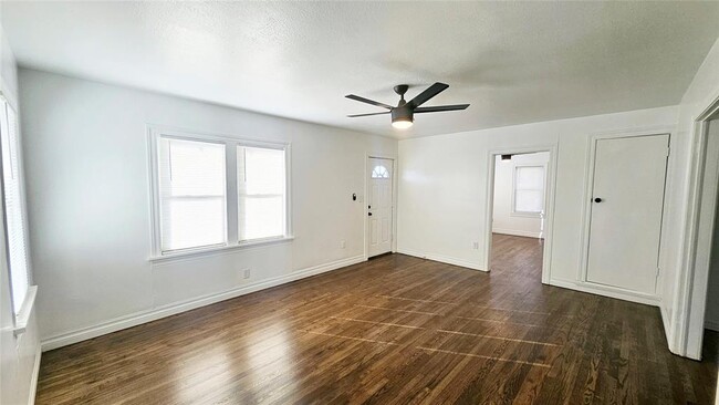 Photo - 205 Madison Ave NE