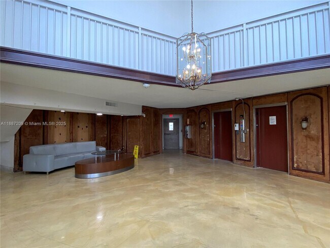 Photo - 2025 NE 164th St Unidad 807