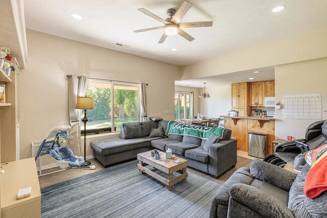 Photo - Stunning 4 Bedroom Home in St. George! Pet Friendly!