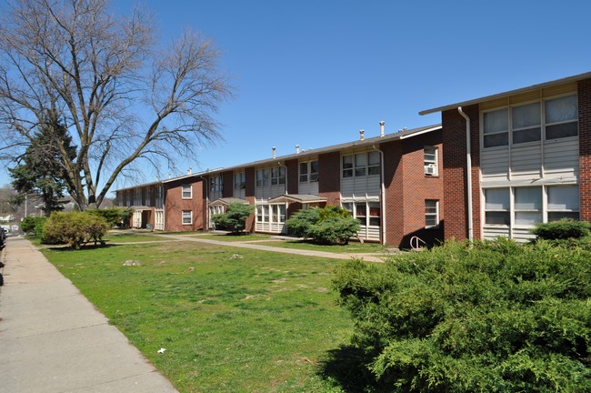 Photo - Hilltop Apartments