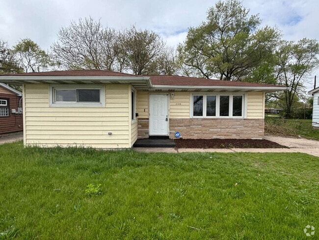 Building Photo - Spacious 3-bed home in Gary!