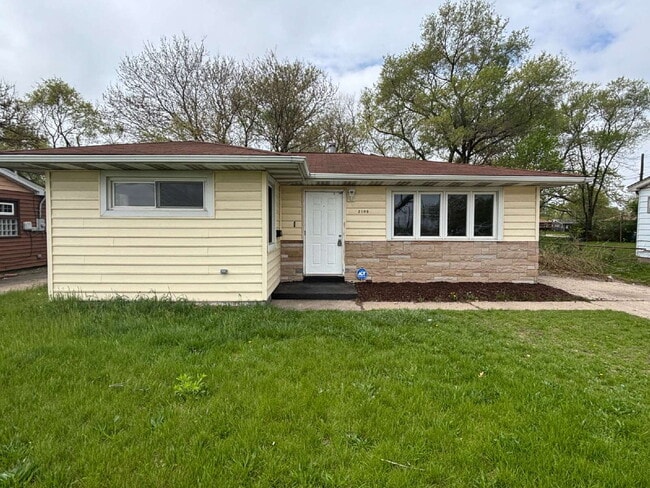 Spacious 3-bed home in Gary! - Spacious 3-bed home in Gary!
